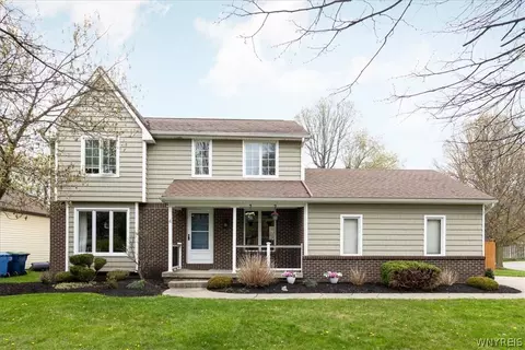 4 Gina Mdws Mdw, East Amherst, NY 14051