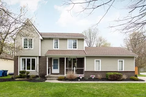 4 Gina Mdws Mdw, East Amherst, NY 14051