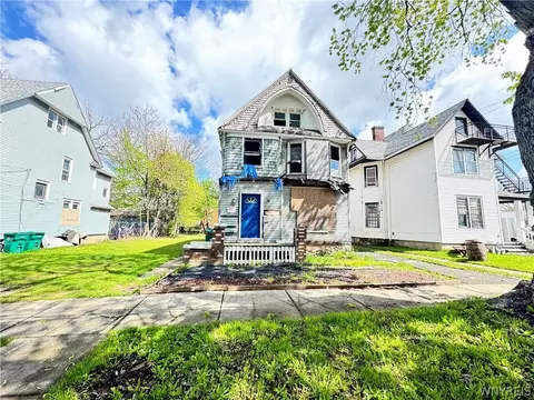1018 Cleveland Ave, Niagara Falls, NY 14305