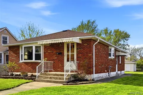 180 Mcconkey Dr, Buffalo, NY 14223