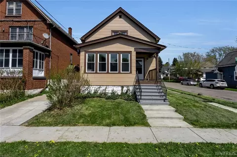 17 Olcott Pl, Cheektowaga, NY 14225