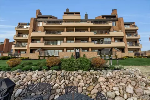 40 Waterfront Cir #401, Buffalo, NY 14202