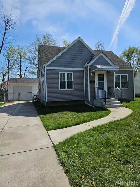 11 Airview Ter, Depew, NY 14043