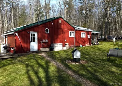 7689 Slusher Hill Rd, New Hudson, NY 14717