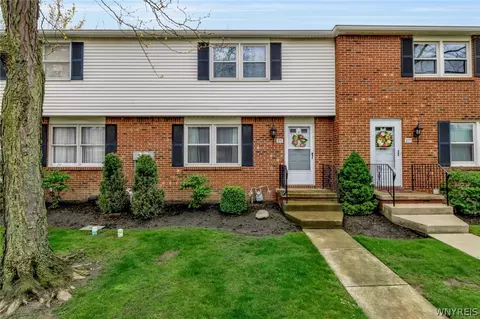 275 Wimbledon Ct, West Seneca, NY 14224
