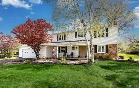 5225 Brookfield Ln, Clarence, NY 14031
