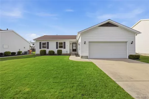 48 Elmleaf Dr, Cheektowaga, NY 14227