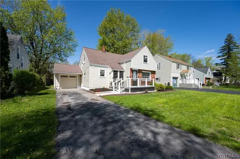 333 Lamarck Dr, Amherst, NY 14226
