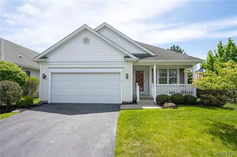 15 Glenfield Dr, West Seneca, NY 14224