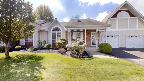 3 Birdwalk Ln, Amherst, NY 14221