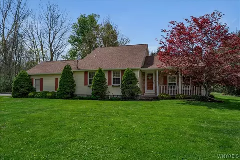 100 Three Rod Rd, Alden, NY 14004