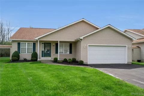 53 Alexander Pkwy, Pendleton, NY 14120