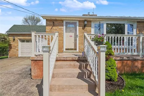 5459 Columbia Ave, Hamburg, NY 14075