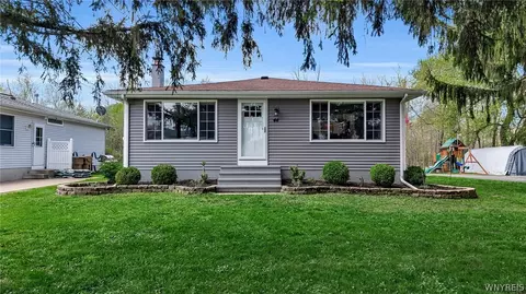44 Park Ave, Depew, NY 14043