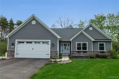 6981 Clinton St, Elma, NY 14059
