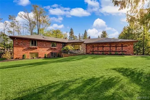 1750 Center St, Aurora, NY 14052