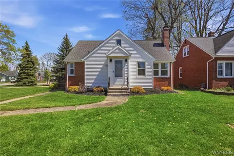 137 Columbia Pkwy, West Seneca, NY 14224