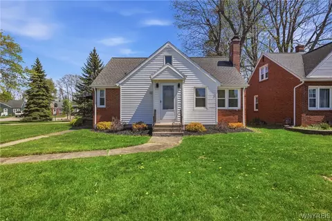 137 Columbia Pkwy, West Seneca, NY 14224