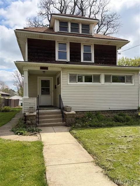 3915 Deveaux St, Niagara Falls, NY 14305