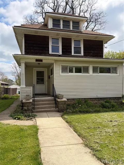 3915 Deveaux St, Niagara Falls, NY 14305