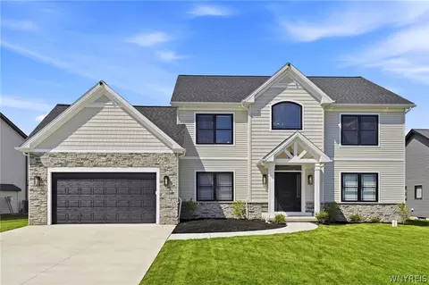 60 Streamsong Ct, East Amherst, NY 14051