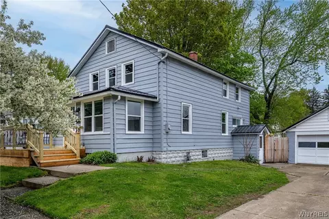Exterior - 17 Oatman Ave, Evans, NY 14006 photo 2 of 13
