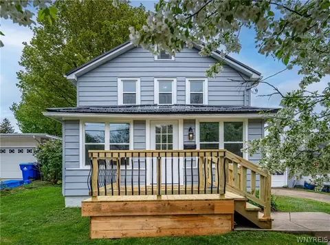 Exterior - 17 Oatman Ave, Evans, NY 14006 photo 3 of 13
