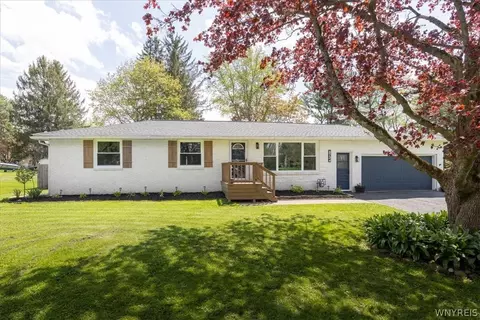 6734 Redwing Dr, Boston, NY 14025