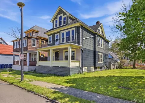 49 Brewster St, Buffalo, NY 14214