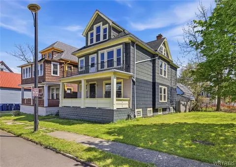 49 Brewster St, Buffalo, NY 14214