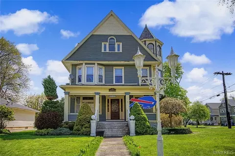 377 Mckinley Pkwy, Buffalo, NY 14220