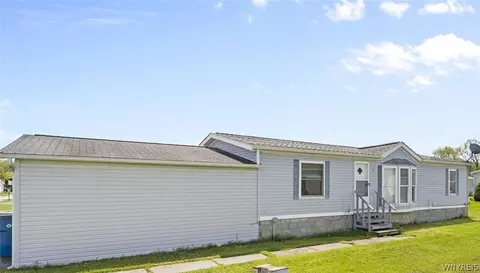 6266 Bayview Sta, Newfane, NY 14108