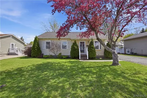 1331 102nd St, Niagara Falls, NY 14304