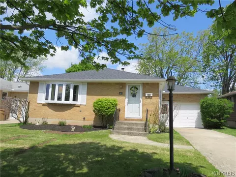 262 Lydia Ln, Cheektowaga, NY 14225