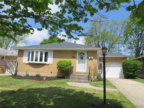 262 Lydia Ln, Cheektowaga, NY 14225