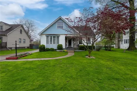 30 Woodbine Ave, West Seneca, NY 14224