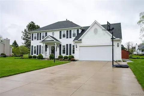 35 Pinyon Dr, Orchard Park, NY 14127