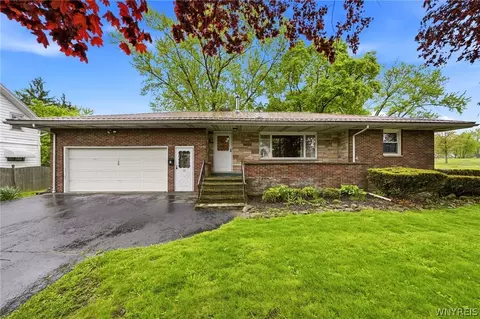 30 Woodward Ave, Evans, NY 14006