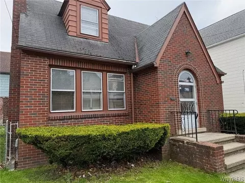 743 Spruce Ave, Niagara Falls, NY 14301
