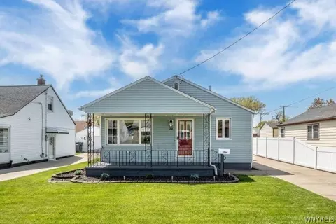 264 69th St, Niagara Falls, NY 14304