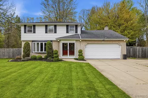 228 Countryside Ln, Amherst, NY 14221