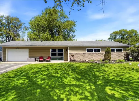52 Donna Ct, Depew, NY 14043