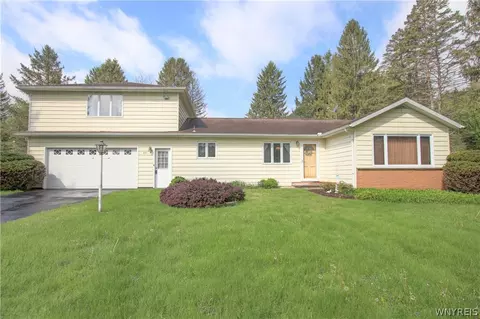 500 Ostrander Rd, East Aurora, NY 14052