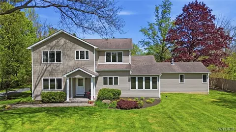 97 Jewett Holmwood Rd, Aurora, NY 14052