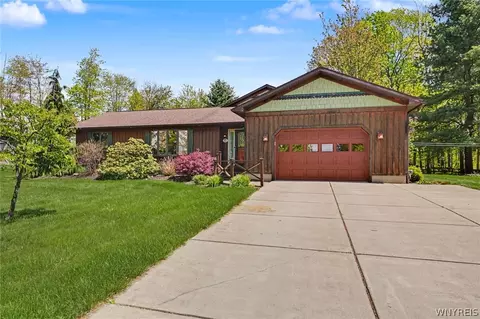 7871 Sisson Hwy, Eden, NY 14057