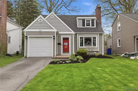 52 Charlestown Rd, Amherst, NY 14226