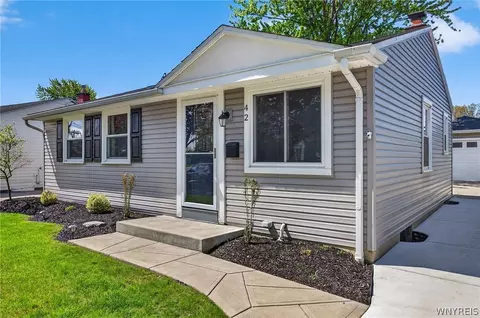 42 Wilmington Ave, Tonawanda, NY 14150