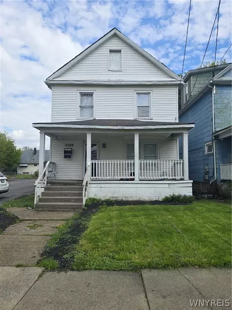 2709 20th St, Niagara Falls, NY 14305