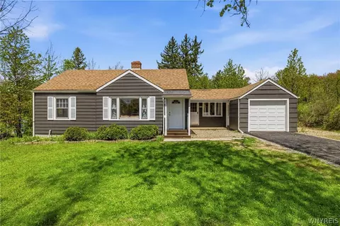 6164 Ward Rd, Orchard Park, NY 14127