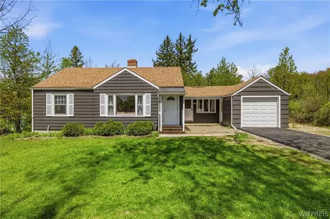 6164 Ward Rd, Orchard Park, NY 14127